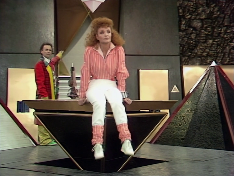 narananas's tweet photo. Time and the Rani.
The quirkiest music you ever heard and it heightens every scene fantastically. Gorgeous alien culture and costumery. Kate O'Mara is acerbically amusing as the Rani. The Doctor needs some edge. Mel is astoundingly verbose. Well-directed!
#DoctorWho #narutorun https://t.co/WdbIfkKxUT