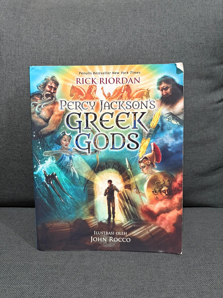 Redvelvednyum2's tweet photo. WTS NOVEL PRELOVED PERCY JACKSHON GREEK GODS
- Original buku koleksi pribadi.
- Bahasa Indonesia
- 85K
- Cek kondisi buku boleh DM
- Bisa CO di toko jeruk
#wts #jajan #zonajajan #zonauangᅠᅠ      #novels #pembaca #fiksi #fiction #indonesia https://t.co/9wPMonVzDd