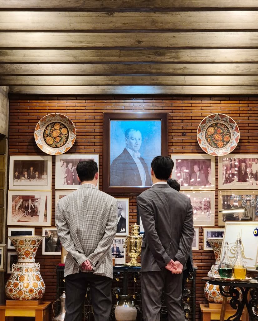 ATAM
VE
MONSTA X
AYNI
KAREDE