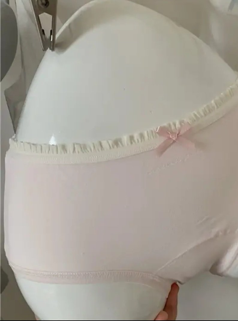 ksgr04ask's tweet photo. 【アンケートは次の投稿です】

このシリーズの新しい色欲しいなーって思ってるんだけど、
どれがいいと思いますか？

個人的にはピンクなんだけど
結果次第では変えようかなって思ってます！好みの色に投票お願いします😌

1枚目 黒
2枚目 ピンク
3枚目 薄い黄色  です！ https://t.co/ioCcyXC0GH