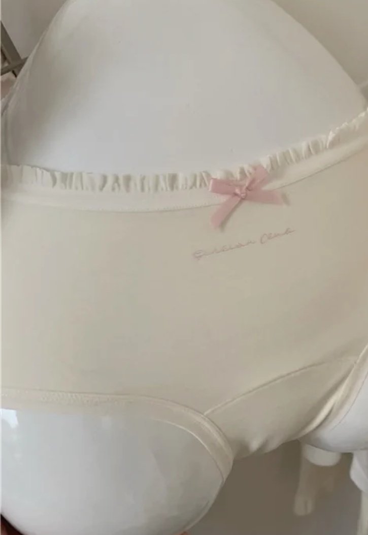 ksgr04ask's tweet photo. 【アンケートは次の投稿です】

このシリーズの新しい色欲しいなーって思ってるんだけど、
どれがいいと思いますか？

個人的にはピンクなんだけど
結果次第では変えようかなって思ってます！好みの色に投票お願いします😌

1枚目 黒
2枚目 ピンク
3枚目 薄い黄色  です！ https://t.co/ioCcyXC0GH
