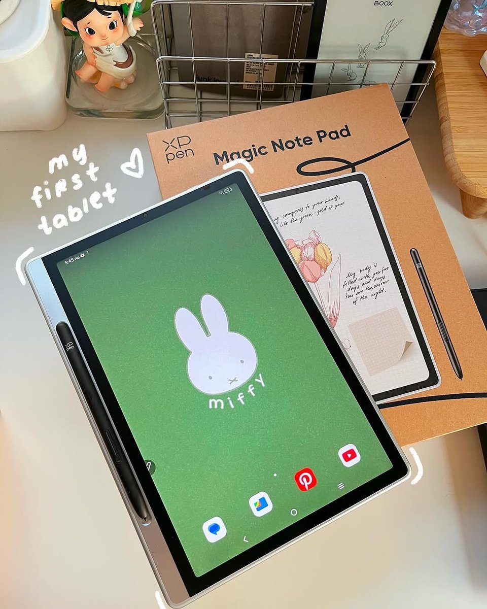 XPPEN's tweet photo. ✨ Setting up your space just the way you like it, especially with the #XPPen Magic Note Pad by your side.⁠
⁠
Thanks to these amazing creators:⁠
@kreamynotes⁠
@green.inkjournals⁠
@thefallenartist__⁠
⁠
⁠
⁠
#studygram #magicnotepad  #notetaking #setup #digitalnotepad https://t.co/RLEkdyuWib