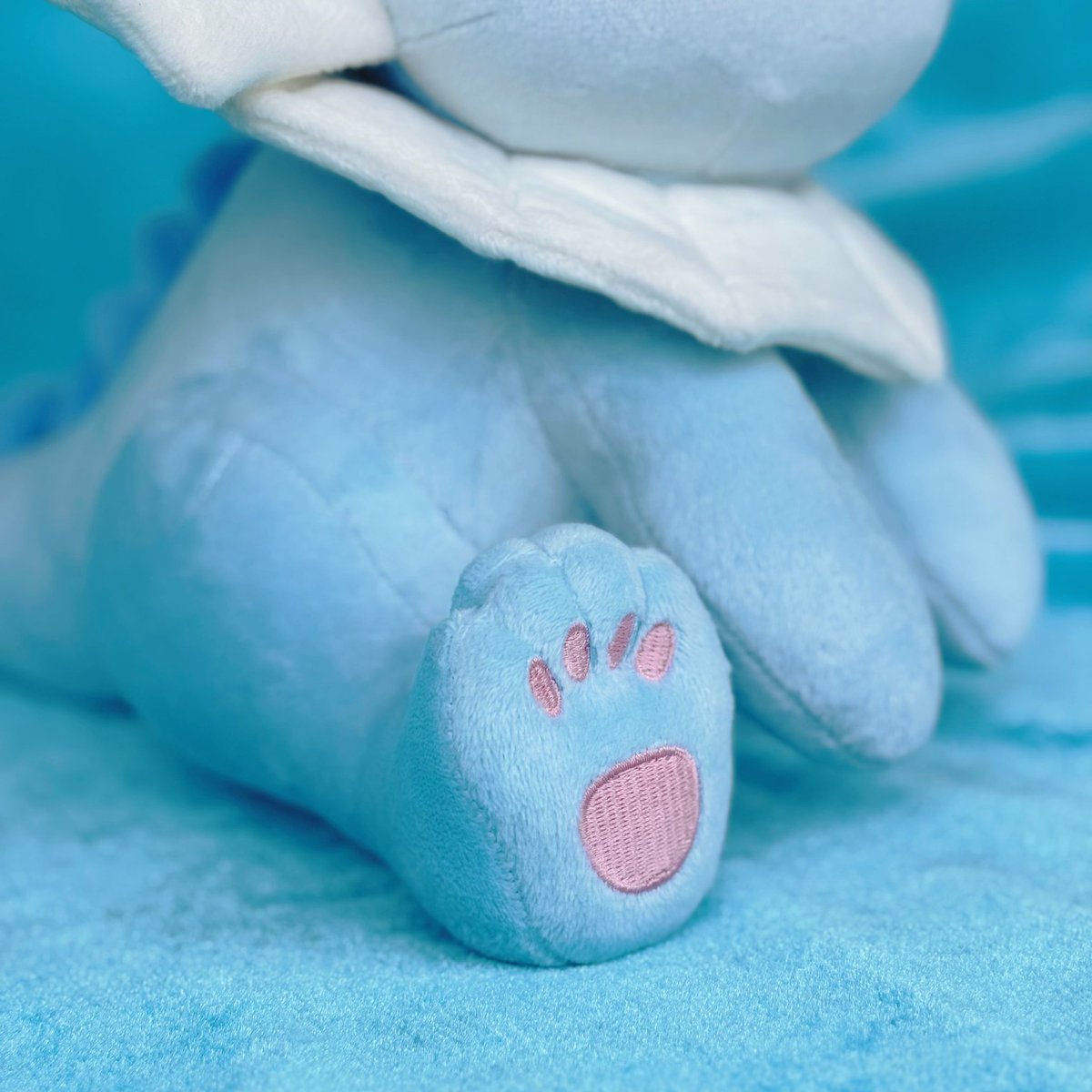 UniteVids's tweet photo. ✨ We are bringing a Giveaway courtesy of @Idplayer2333 ✨

One lucky winner will be taking home this cute Vaporeon Plush 

How to enter:
🌟 Follow both @UniteVids and @Idplayer2333
🌟 Like, Repost and tag a friend!

Giveaway available until May 30, 10:00 AM UTC https://t.co/YV8mj4Jnag