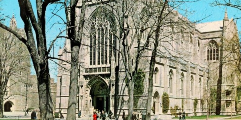 PTSLibrary's tweet image. The Princeton University Chapel, where neighboring @Princeton invites @ptseminary to hold its Commencement, was dedicated on Memorial Day 1928. commons.ptsem.edu/id/nj1043jtanis #chapel #PrincetonNJ #JamesRTanisCollectionOfChurchPostcards #TheologicalCommons #DigitalFridays #WrightLibrary