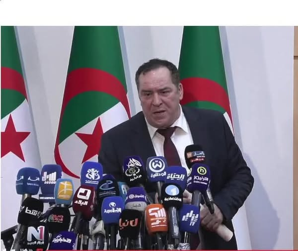 AmeBelm's tweet photo. السيد رئيس الجمهورية /
نرجوا ونتمنا ان تطلب تحقيق في قضية الدكتور بلغيت
وزير الإتصال يقوم ب:
- تجاوز صلاحياته
-خوض في مواضيع حساسة
- إستغلال منصب
- تجنيد وسائل دولة مادية وب��رية
- عدم إلتزام التحفظ تجاه تحقيقات جارية
هل سنسمع خبر إقالة هذا الوزير https://t.co/TYv8GNysPt