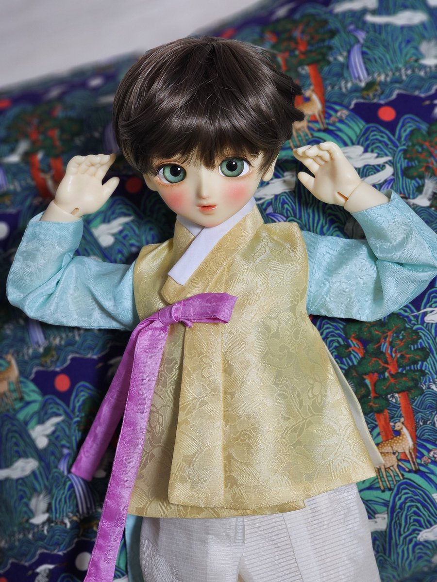 배자에 고름 달아따 이제 진짜 끗이야! 이제 청아 줄 지알 사이즈 한복 패턴 뜨고 칭구들용 유딩 여아 한복 패턴도 그려야대