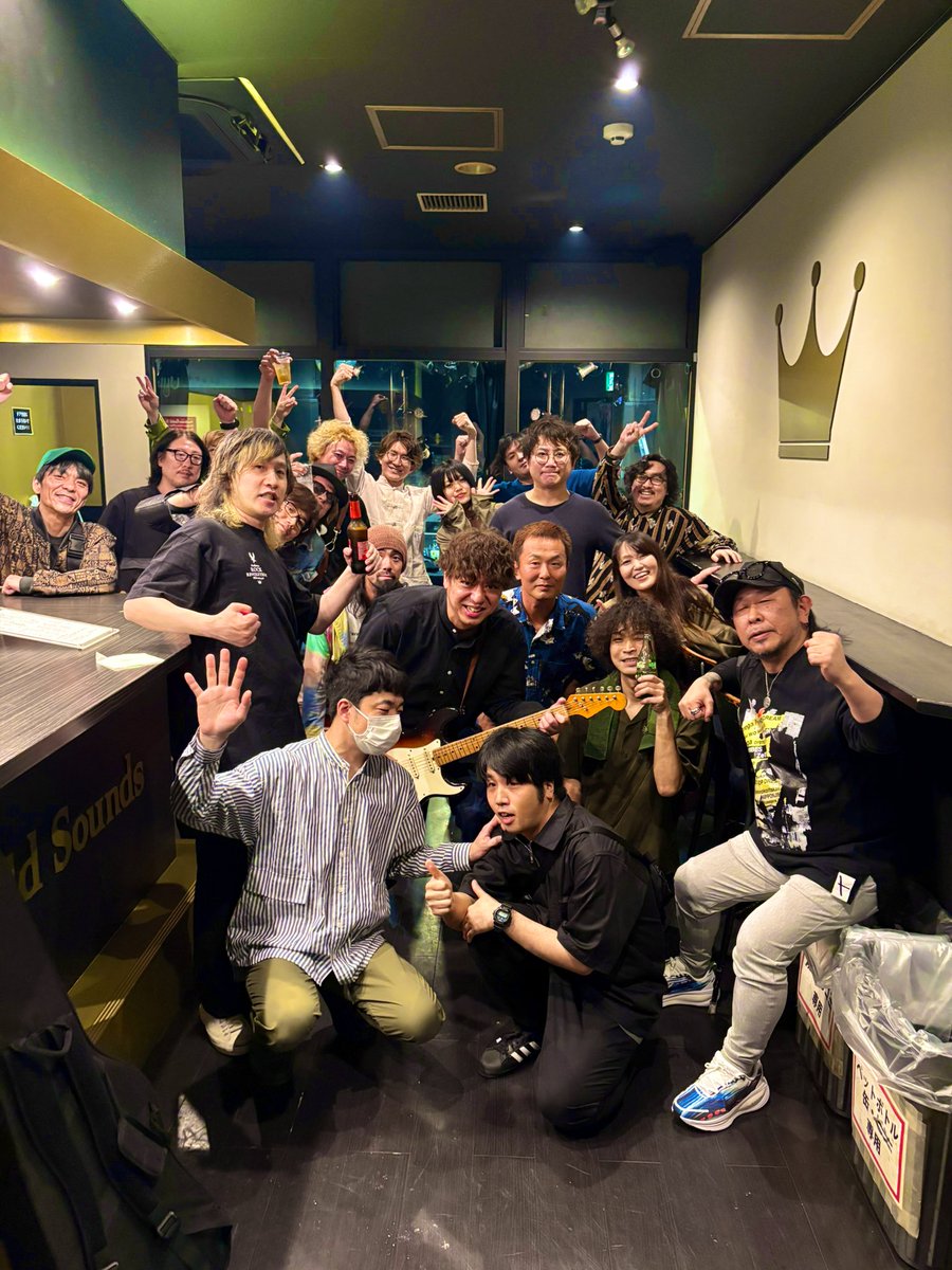 GoldSounds1's tweet photo. 本日もありがとうございました!
轟音が鳴り響く、これが浅草の夜❗️
自然と身体が揺れる良きバンドが集いました💃
2025.5.23 (金)
Gold Sounds presents『EMOTION』
#としぞー
#puffnoide
#ayakaBAND.
#transient
#REVSONICS
#THEVOLTNUTS
#FOOLA https://t.co/VddwwPnIDR