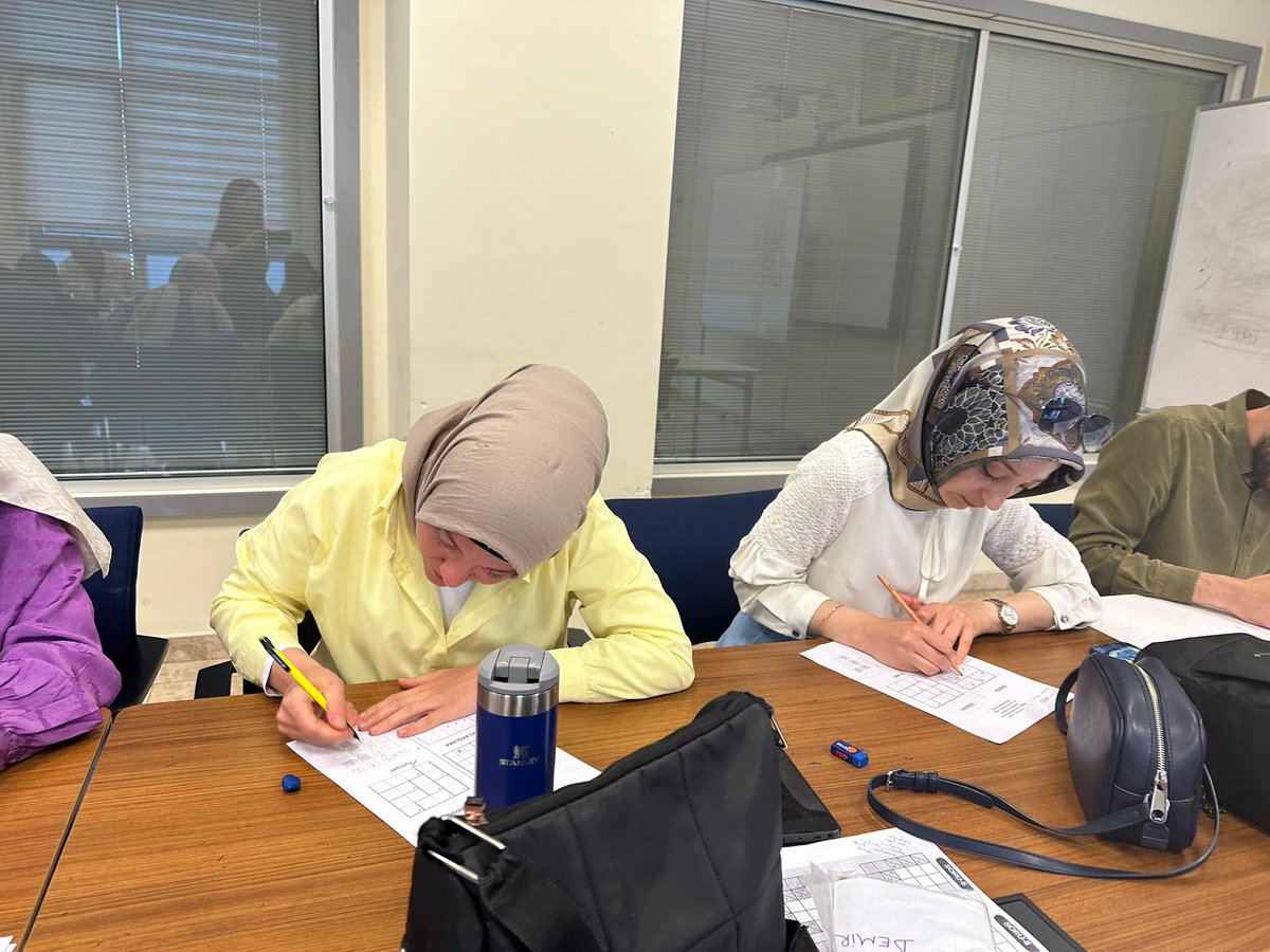 Ist_Akademiler's tweet photo. Sayısal Bilimler Atölyeleri kapsamında Selma Alhan hocamız eşliğinde Şehit Münir Alkan Fen Lisesinde gerçekleştirilen “Zeka Oyunları-2 Kursu”nun son dersini yaptık.
@tcmeb @istanbulilmem @MucahitYentur https://t.co/UCvLTEmgJn