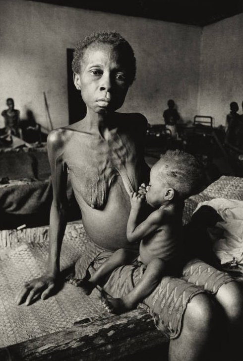 IGBO History & Facts (@igbohistofacts) on Twitter photo A starving 24-year-old mother feeds her malnourished child in Biafra, 1968 A starving 24-year-old mother feeds her malnourished child in Biafra, 1968