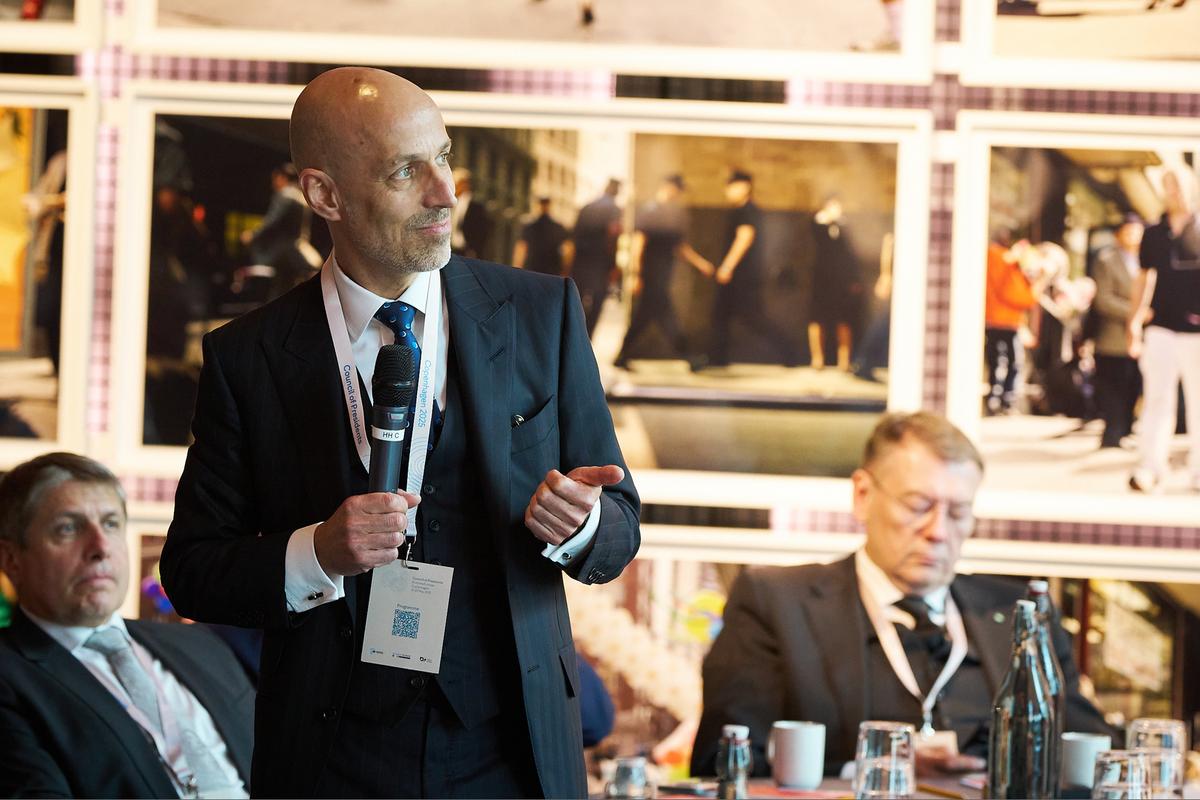 BDI (@der_bdi) on Twitter photo BDI-Präsident Peter #Leibinger ist heute beim <a href="/BusinessEurope/">BUSINESSEUROPE</a> Council of Presidents in Kopenhagen. Im Fokus: Wie wird #Europa wieder wettbewerbsfähig? Die Antwort ist klar: Nur gemeinsam – und nur mit entschlossenem Handeln. #CoPres25 #PowerUpEurope BDI-Präsident Peter #Leibinger ist heute beim <a href="/BusinessEurope/">BUSINESSEUROPE</a> Council of Presidents in Kopenhagen. Im Fokus: Wie wird #Europa wieder wettbewerbsfähig? Die Antwort ist klar: Nur gemeinsam – und nur mit entschlossenem Handeln. #CoPres25 #PowerUpEurope