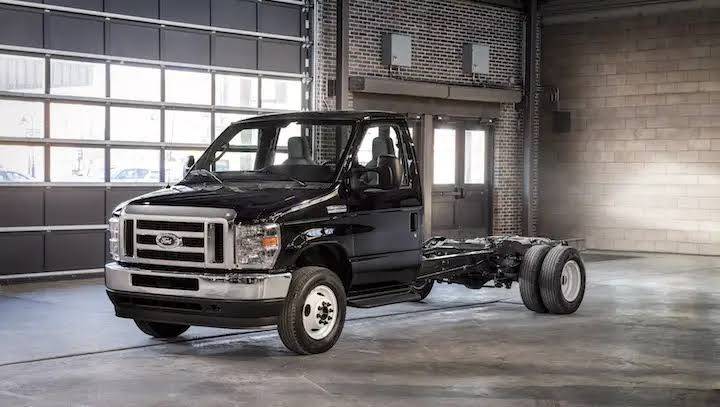 JohnnyOcean11's tweet photo. トルクが高く、日本の暑さにも耐えれるキャンピングカーベース車は、E-350のヘッドキャブが最適かな。トレーラー牽引もできる。

The Ford E-350 head cab is the best choice for a camper van base that has high torque and can withstand the heat of Japan. It can also tow a trailer. https://t.co/o03apHNbI3
