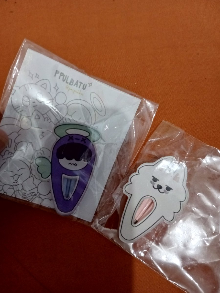 apelarchive's tweet photo. #comipara4 haul btw https://t.co/JX8PBtPiUm