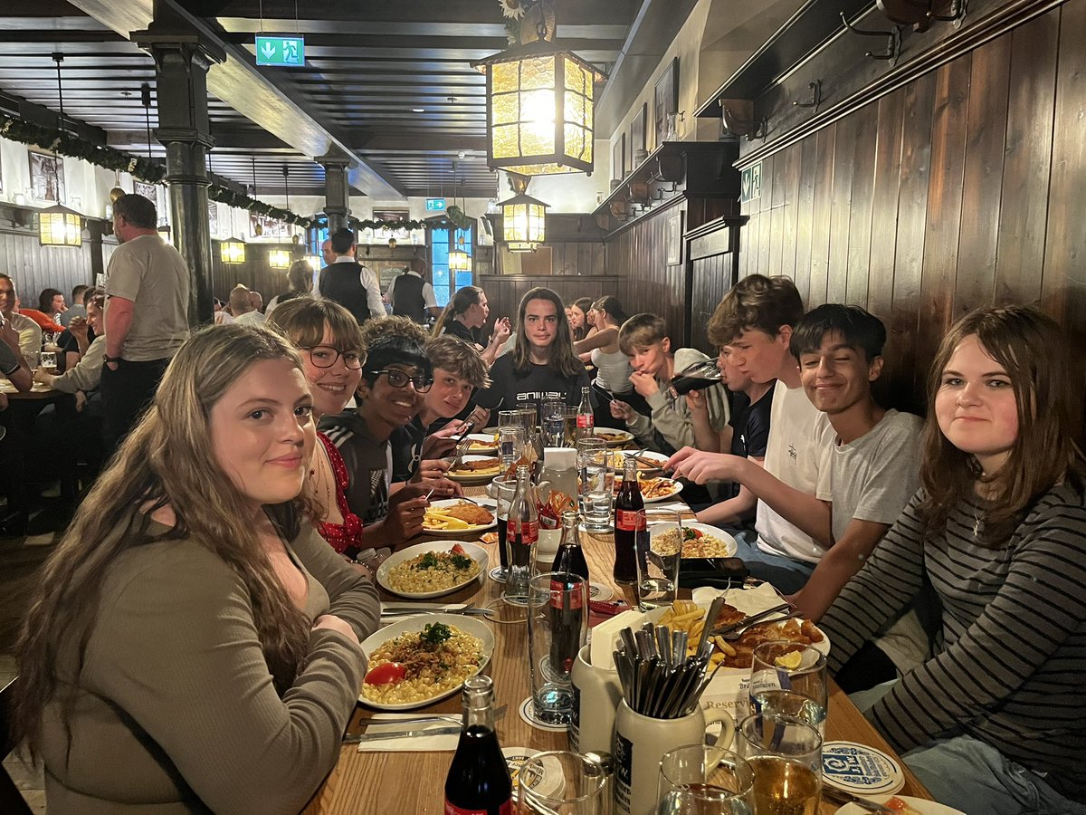 CGSLanguages's tweet photo. Lively dinner at the Augustiner Bräustuben https://t.co/oRFOLNeOC5