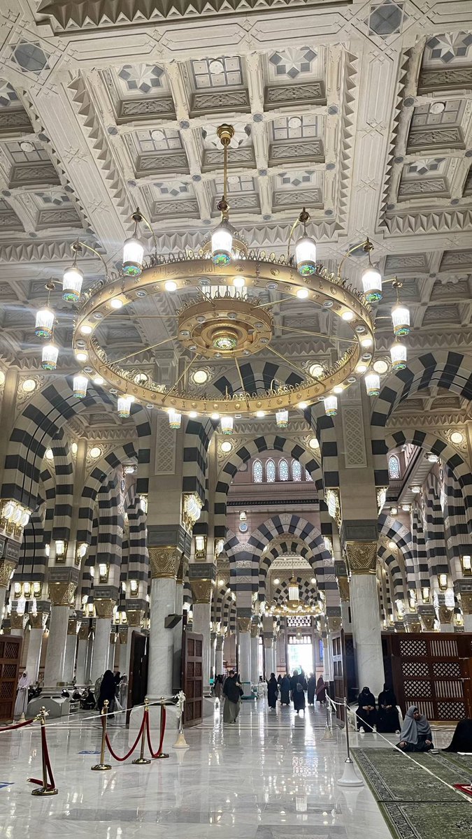 zonaa_0's tweet photo. المدينة غيير 🌹✨ https://t.co/Ie6kz3TjVc