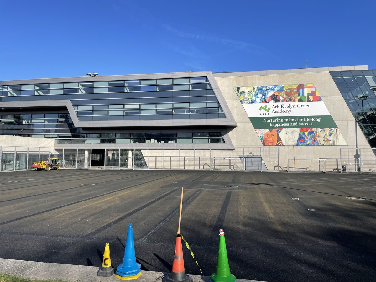 Check out our brand new FA-approved 3G pitch! ⚽✨
Alongside our <a href="/Arsenal/">Arsenal</a> partnership, this upgrade is a brilliant resource for our aspiring footballers. It's also available for community hire during evenings, weekends &amp; school holidays. 

<a href="/FootballFoundtn/">Football Foundation</a>

#ProudToBeEGA