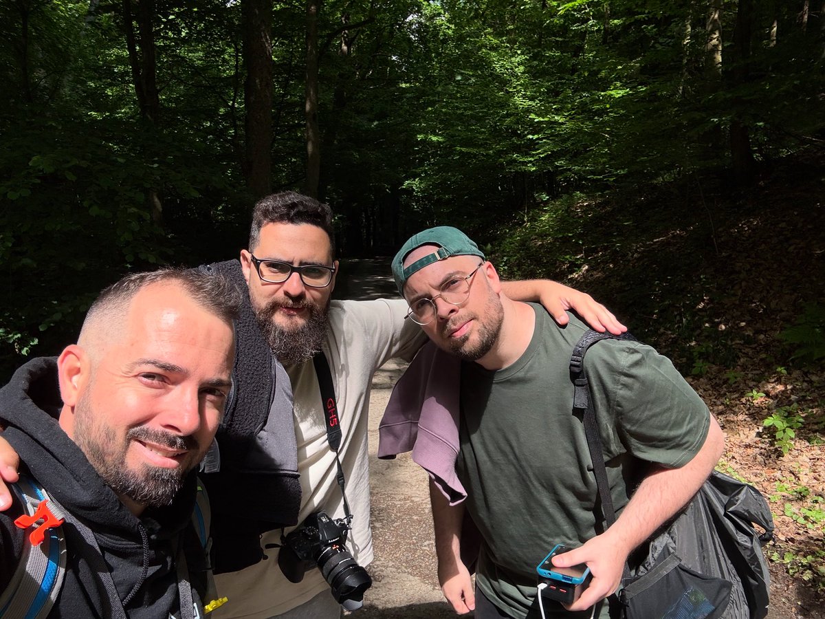 Pelusilla_'s tweet photo. Día 2 sobreviviendo en Chernarus, aún no nos han matado ningún campero ❤️ @DriDGG  @fredy_beats https://t.co/Fk3sOpODiw