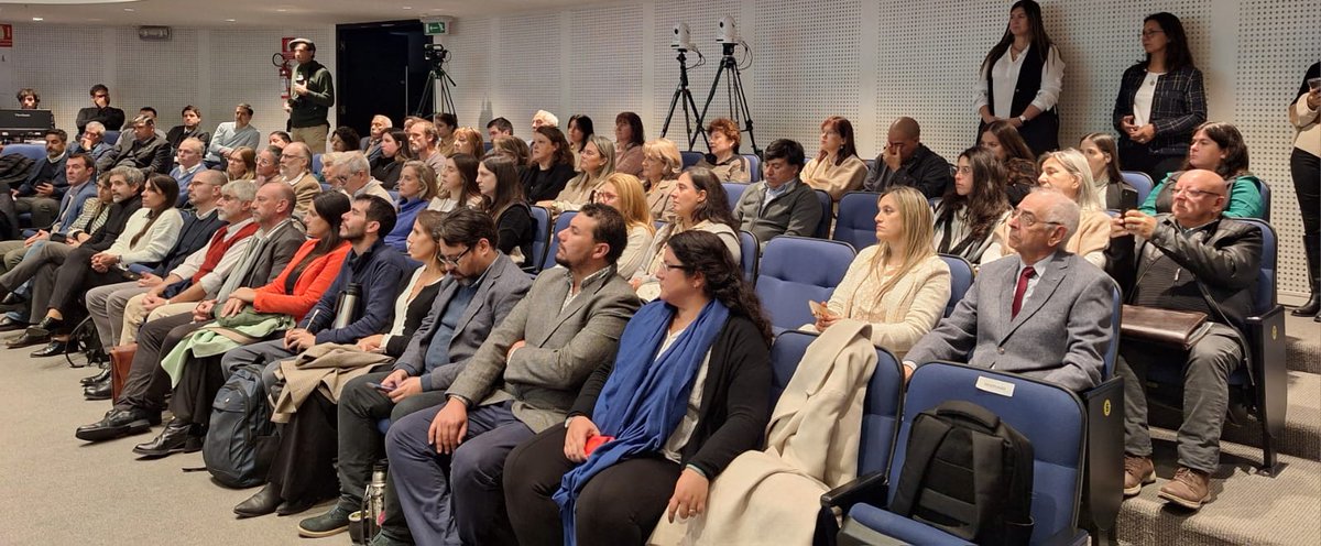 Congreso de Intendentes (@cintendentesuy) on Twitter photo En Torre Ejecutiva se desarrolla el lanzamiento del curso "Destino Runaev". Participan el Intendente de <a href="/montevideoIM/">Intendencia de MVD</a> <a href="/mauriciozuninoc/">Mauricio Zunino</a> organizaciones, instituciones públicas y privadas <a href="/INEFOPoficial/">INEFOP</a>, <a href="/inacoop/">INACOOP Uruguay</a>, <a href="/ANDEUruguay/">ANDE</a>, <a href="/MIEM_Uruguay/">MIEM Uruguay</a> y <a href="/oppuruguay/">OPP Uruguay</a>. En Torre Ejecutiva se desarrolla el lanzamiento del curso "Destino Runaev". Participan el Intendente de <a href="/montevideoIM/">Intendencia de MVD</a> <a href="/mauriciozuninoc/">Mauricio Zunino</a> organizaciones, instituciones públicas y privadas <a href="/INEFOPoficial/">INEFOP</a>, <a href="/inacoop/">INACOOP Uruguay</a>, <a href="/ANDEUruguay/">ANDE</a>, <a href="/MIEM_Uruguay/">MIEM Uruguay</a> y <a href="/oppuruguay/">OPP Uruguay</a>.