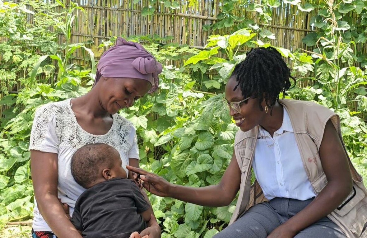 Psychologist Ancila, herself once a refugee, now helps displaced women in Cabo Delgado heal from trauma.

But as needs grow, funding cuts are threatening safe spaces and vital support.

These women deserve to be heard—and helped.

#CaboDelgado #GBV #WithRefugees