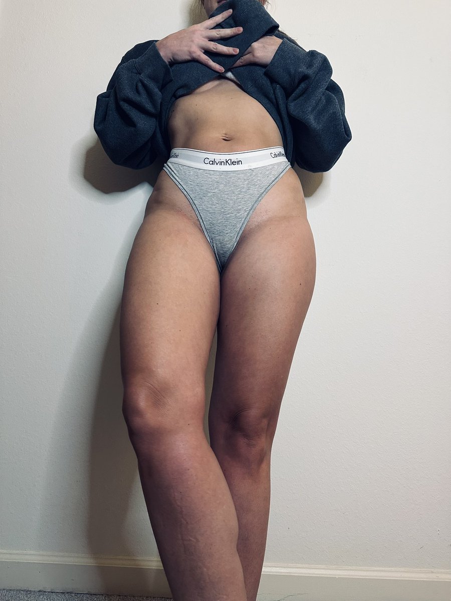 SweetLaylaX's tweet photo. I want someone to worship me this morning 

#Milf #CalvinKlein #MyCalvins #Panties #Naughty #latenight https://t.co/Wfu5KU4Ya0