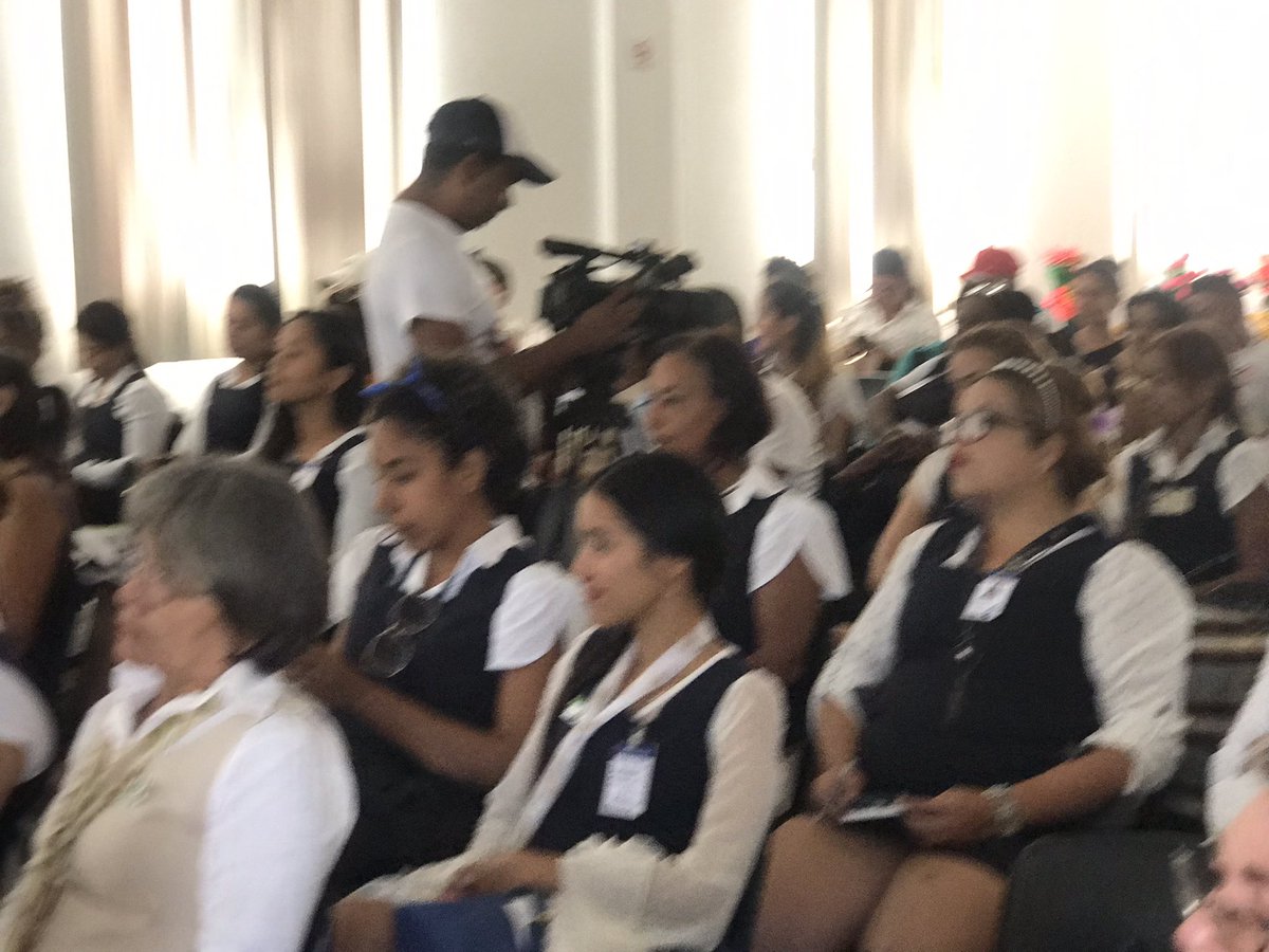 Iniciamos en <a href="/ETECSA_Cuba/">ETECSA</a> #Granma  el Evento de Mujeres Empoderadas y Creativas. <a href="/AnalaisyG/">Analaisy González</a> <a href="/ElbaBallate/">Elba Rosa Pérez Ballate 🌹🇨🇺🌴</a> <a href="/ErlinRondon/">Erlin Rondón</a> <a href="/FonsecaOsmely/">Osmely Yudinich Fonseca Rosabal</a> <a href="/DayanaG65564178/">Dayana García</a>