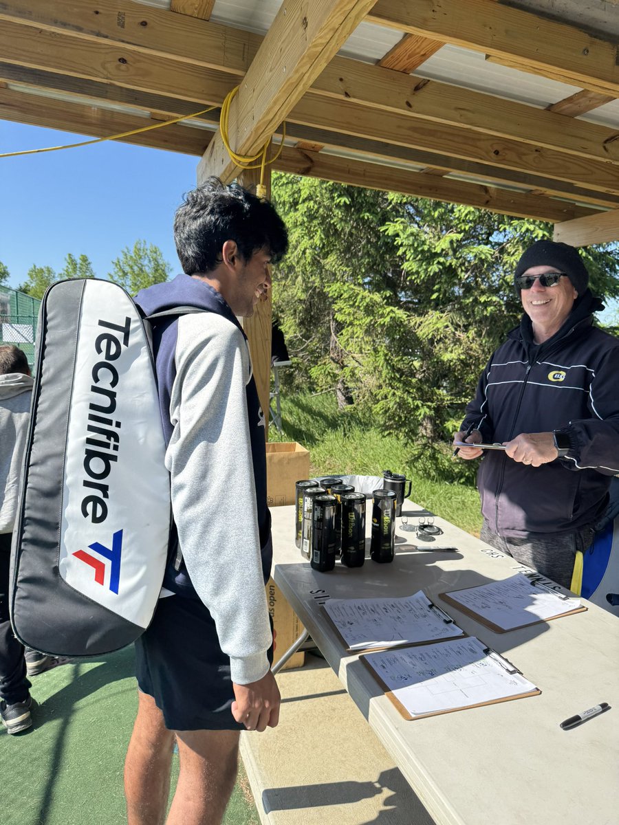 St. X #1 Nihal Narisetty defeats Moeller #1 Adam Anastasia 6-2, 6-2 and qualifies for State!!! Nihal plays two rounds tomorrow (Saturday) for seeding in Wooster. 💪🏻✈️🎾 #GoBombers #AMDG #WoosterBound