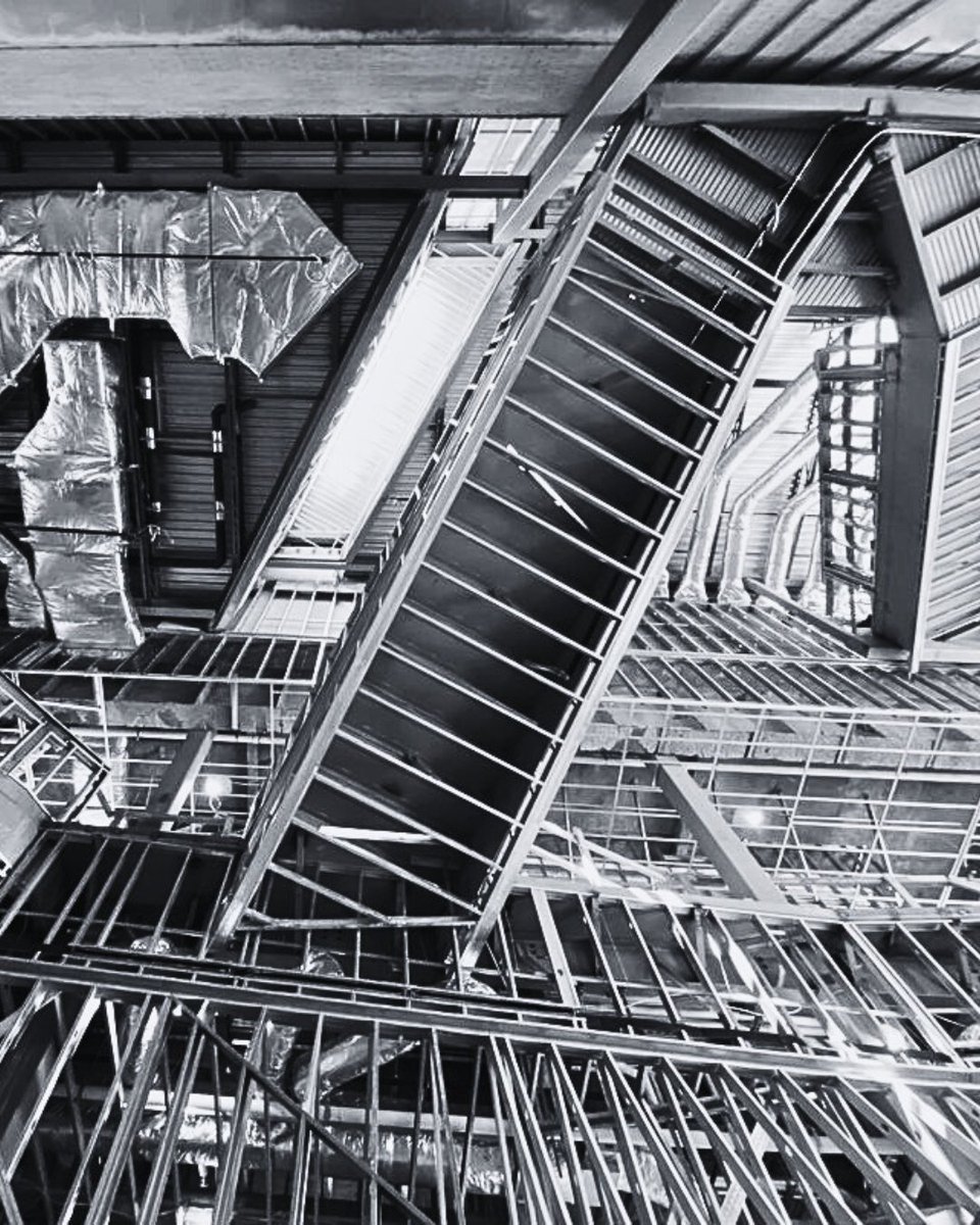 CDFLPlus's tweet image. Exciting progress at the Jackson Planetarium! 🚀 
Metal panels and glass going up outside, with big updates inside—from the lobby to the planetarium theater. Can’t wait for this space to inspire again! 

#CDFL #DesignInProgress #JacksonMS