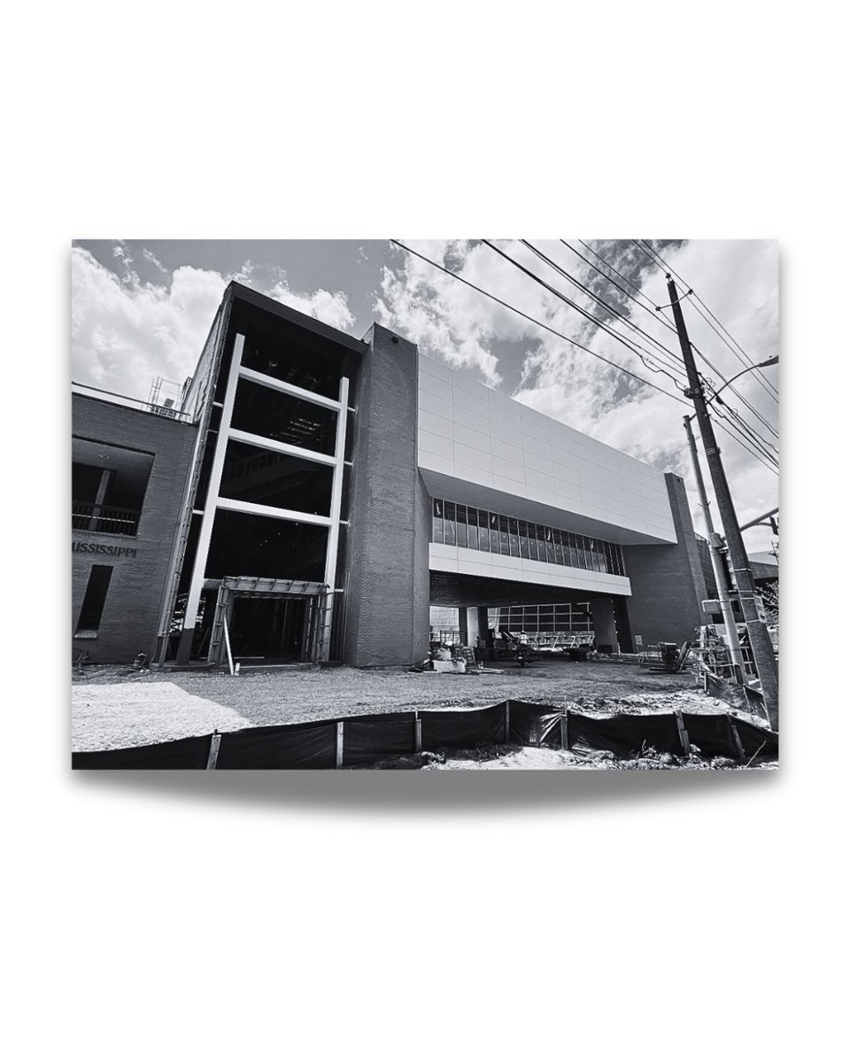 CDFLPlus's tweet image. Exciting progress at the Jackson Planetarium! 🚀 
Metal panels and glass going up outside, with big updates inside—from the lobby to the planetarium theater. Can’t wait for this space to inspire again! 

#CDFL #DesignInProgress #JacksonMS