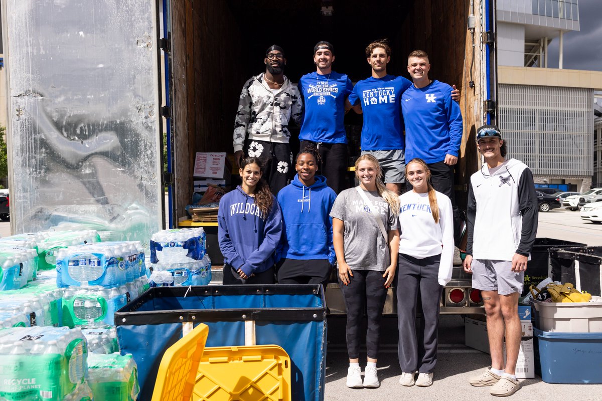 Pretty dang cool seeing so much support from #BBN yesterday evening. 

Let's keep it going today from 11-1 p.m. ET in the blue lot at Kroger field. 💙