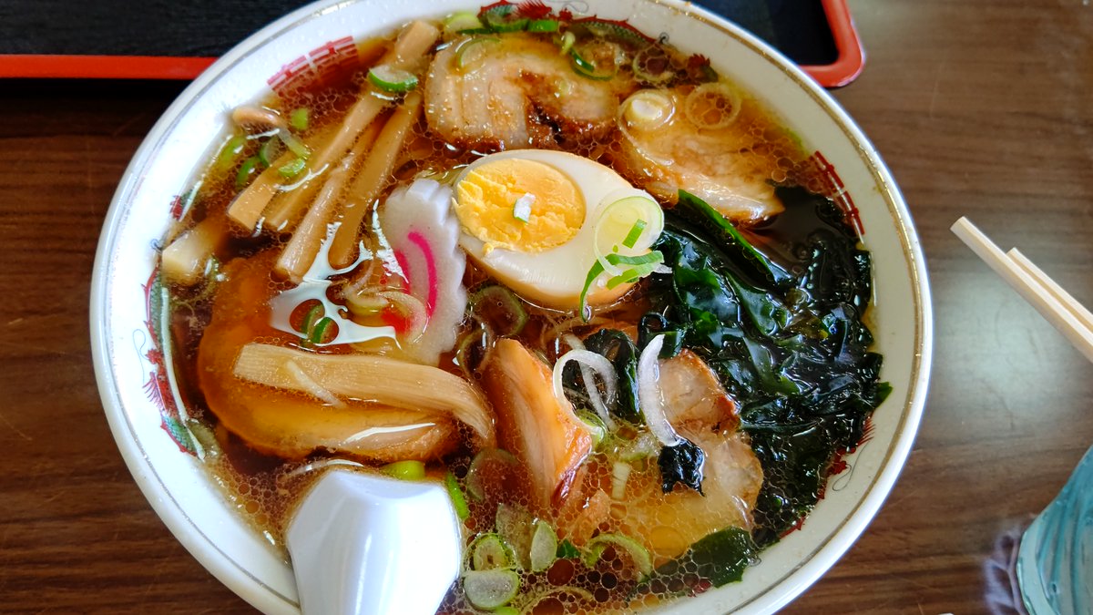 #これを見た人は無言でラーメンの画像を貼る 