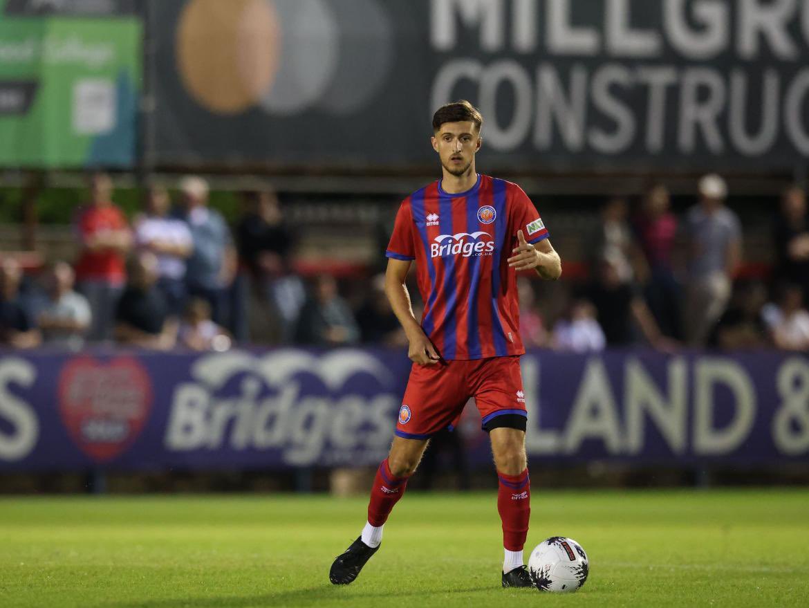 FreddieStanley_'s tweet image. Free agent📞⚽️
Age: 20
Position: Centre back, Left back
Left footed
Looking for clubs from step 3/4
Previous clubs: Stevenage FC, Aldershot Town FC, Hayes and Yeading (loan) , Concord Rangers (loan) , Hendon (loan)
📲Any retweets or shares would be very appreciated 🙏🏼