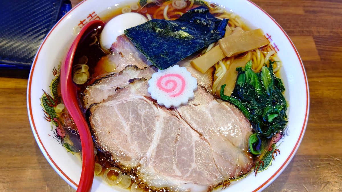 #これを見た人は無言でラーメンの画像を貼る 