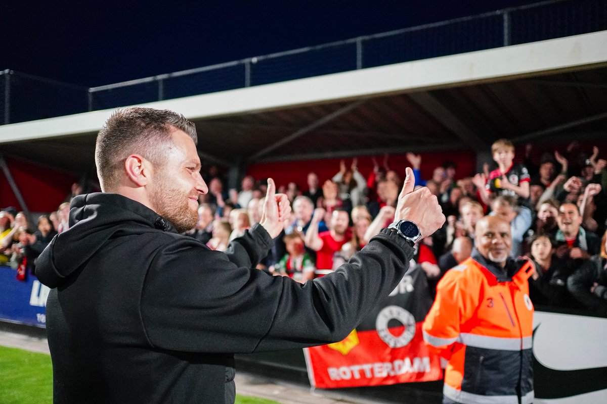ProExcelsior's tweet photo. De ๐๐๐๐๐๐๐ ๐๐๐๐๐๐๐ die promoveert naar de Eredivisie en de trainer met de ๐๐๐๐๐๐๐ ๐๐๐๐๐๐๐๐! Ruben den Uil kreeg het maar mooi voor elkaar in zijn debuutjaar. ๐ช
#WEREGOINGUP https://t.co/z3pmjzBvZa
