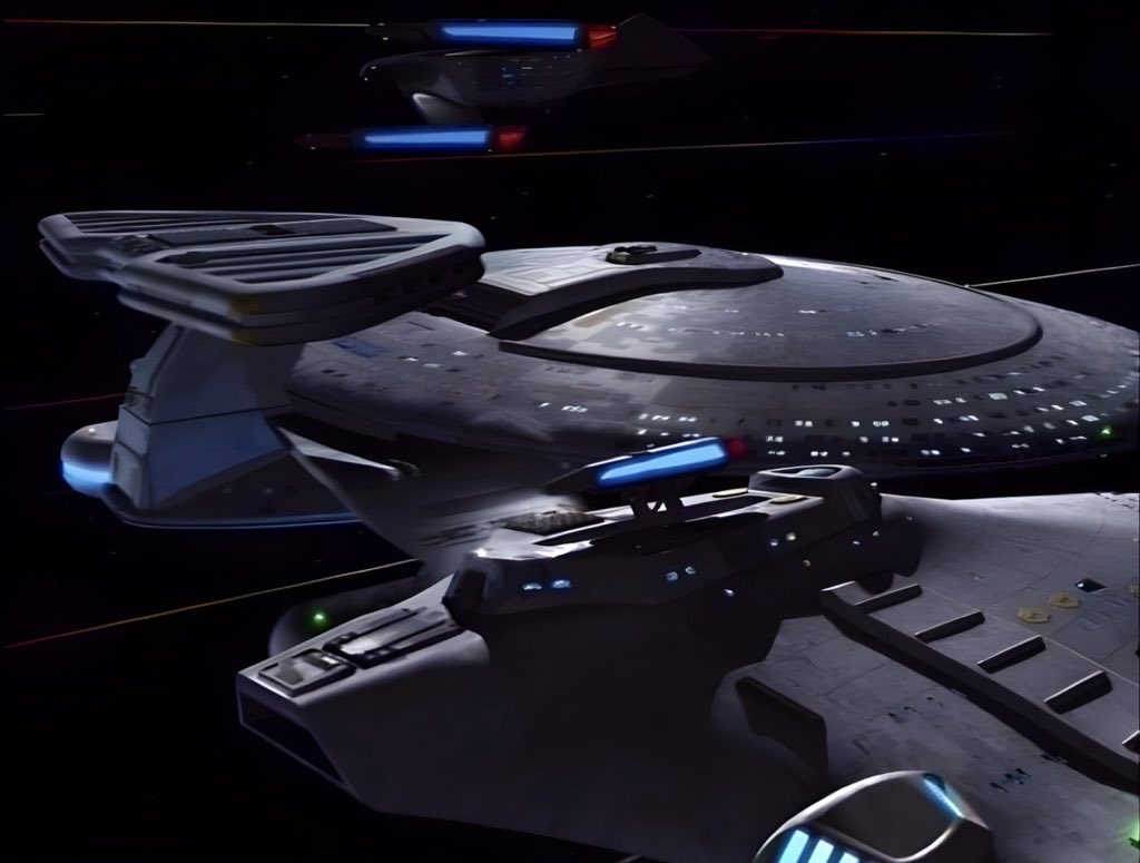 startrek_ships's tweet photo. The USS Bonchune #NebulaClass in "Message in a Bottle" is was assigned to pursue the USS Prometheus after Romulan agents commandeered the prototype vessel. However, the Prometheus’ advanced multi-vector assault mode quickly overwhelmed the Bonchune. https://t.co/tknRsLnXCr