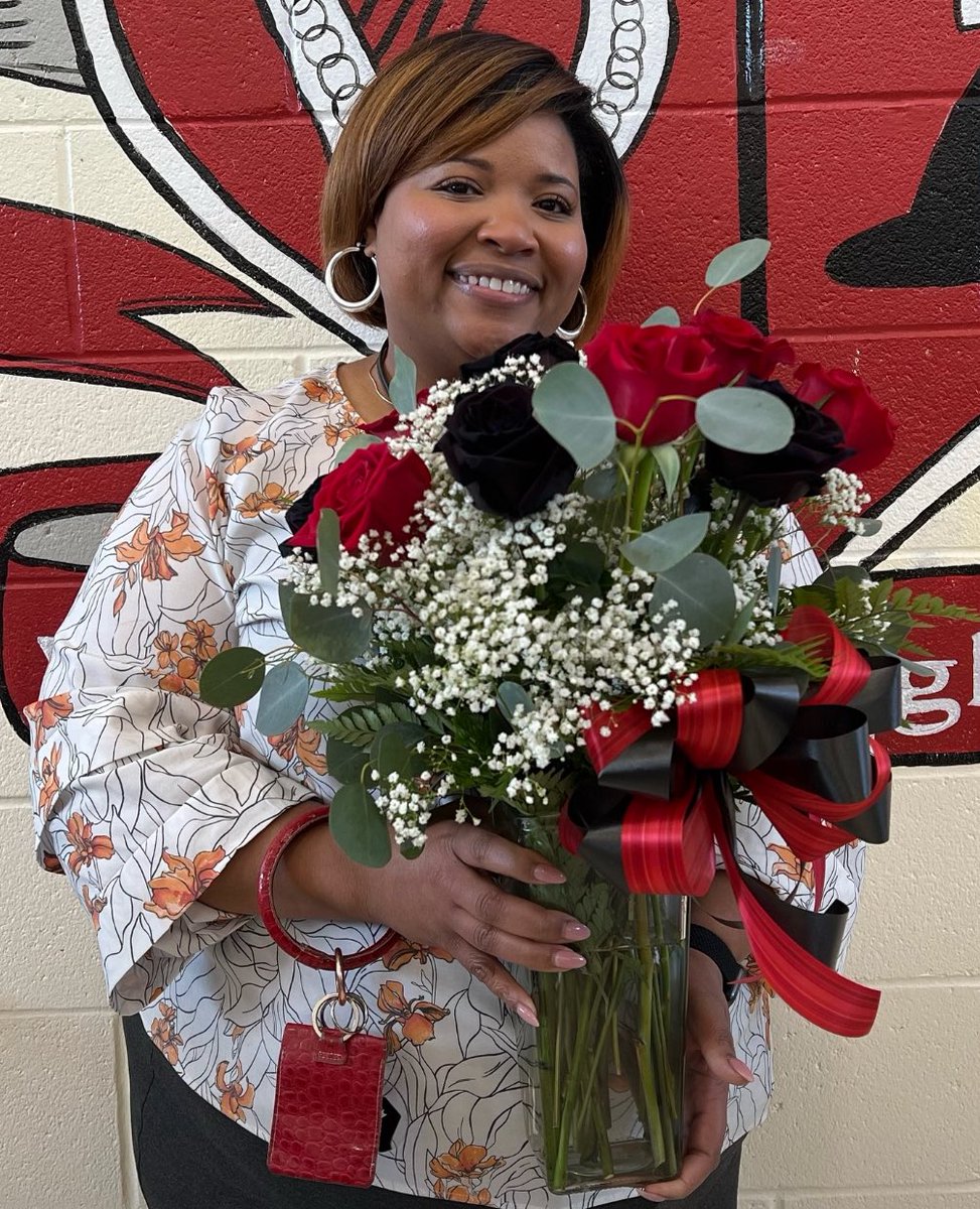 Jeff O’Shields (@jeffoshields2) on Twitter photo Our principal did a TERRIFIC job this year . . . Her first year as a principal! I have NEVER seen her without a smile on her face! One of my students described her as REAL. Yep! That sums her up! Thanks <a href="/MrsTNicholson/">Tameka S. Nicholson</a> for being YOU! <a href="/WHS_Redhawks/">Westwood HS (SC)</a> <a href="/RichlandTwo/">Richland School District Two</a> 🙏 #Leadership101 Our principal did a TERRIFIC job this year . . . Her first year as a principal! I have NEVER seen her without a smile on her face! One of my students described her as REAL. Yep! That sums her up! Thanks <a href="/MrsTNicholson/">Tameka S. Nicholson</a> for being YOU! <a href="/WHS_Redhawks/">Westwood HS (SC)</a> <a href="/RichlandTwo/">Richland School District Two</a> 🙏 #Leadership101