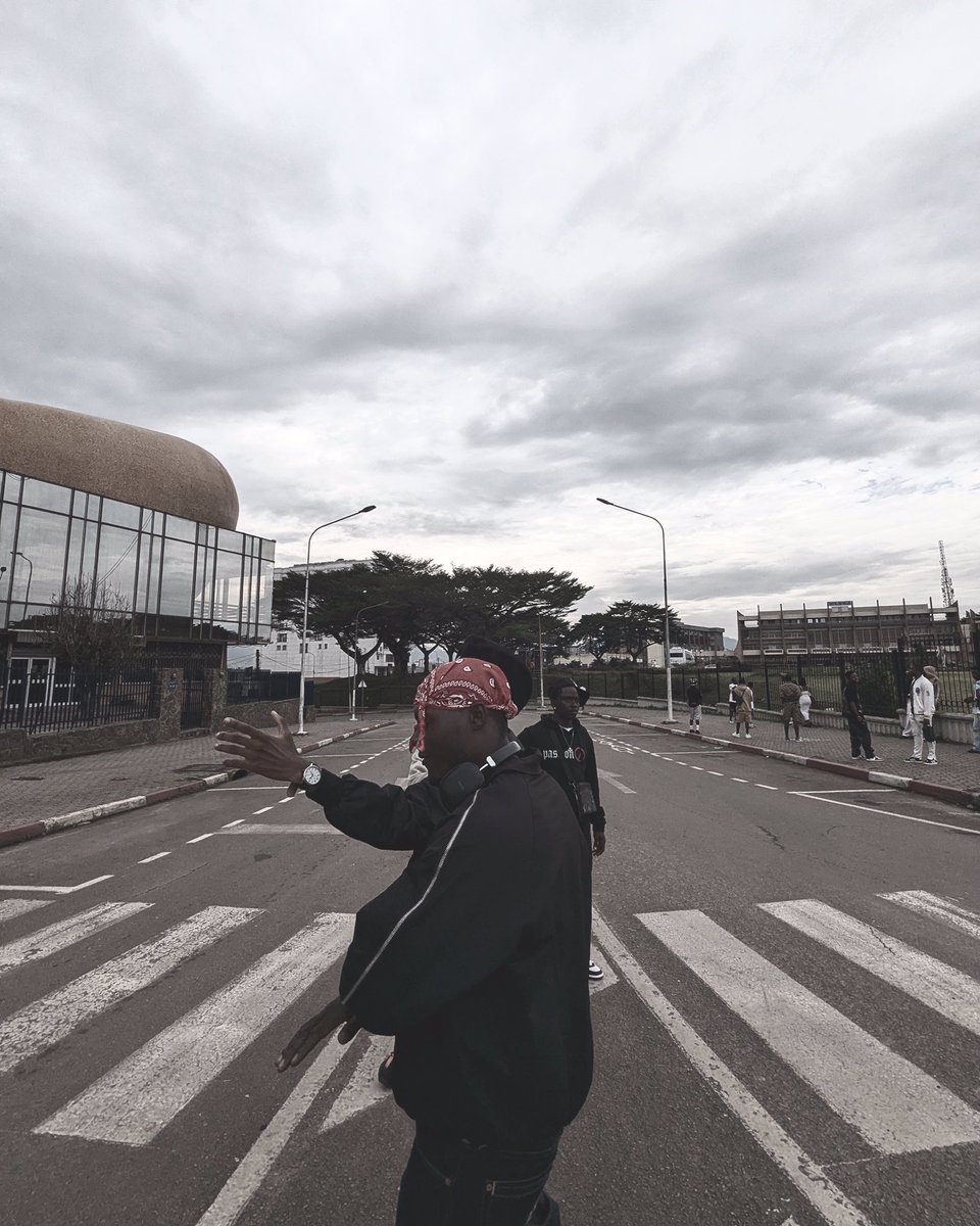 On est arrivé comme un virus qui s’est rapidement propagé dans le système ! 
Nouvel EP en préparation ⏳
Proposez nous un artiste avec qui on peut collaborer sur le prochain projet !

#rapcamer #troisofficiel