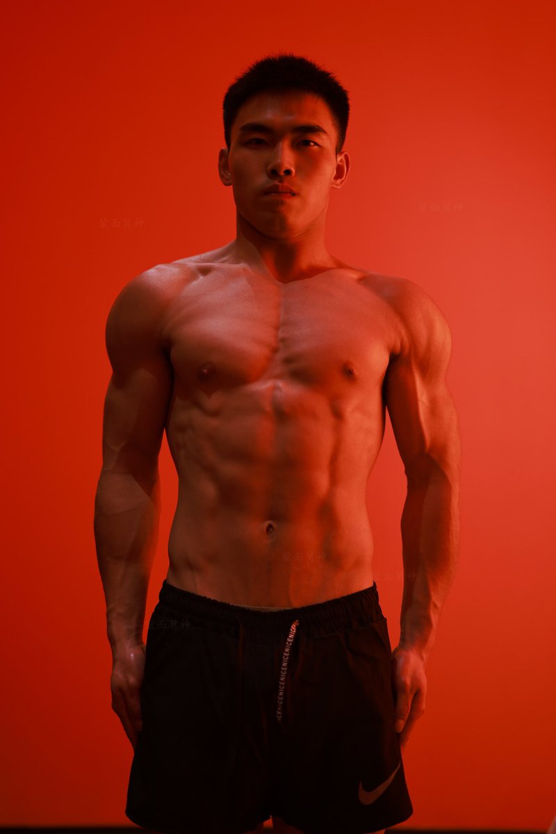 No.176    Yes Sir ！！

想看写真集可私信发序号！喜欢就点赞转发吧！谢谢支持