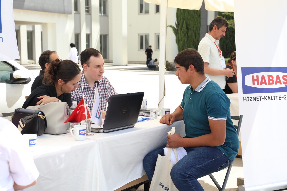 İzmir’de sektör temsilcileriyle öğrenciler bir araya geldi urlamedya.com/izmirde-sektor…