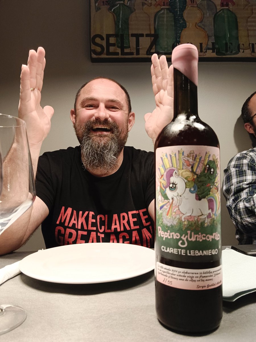 Como dicen los modernos: meet the winemaker. 
Don <a href="/kintiman/">Sergio Quintial</a> haciendo estreno de su primera añada. No hay quien le quite la felicidad a este cabrón.