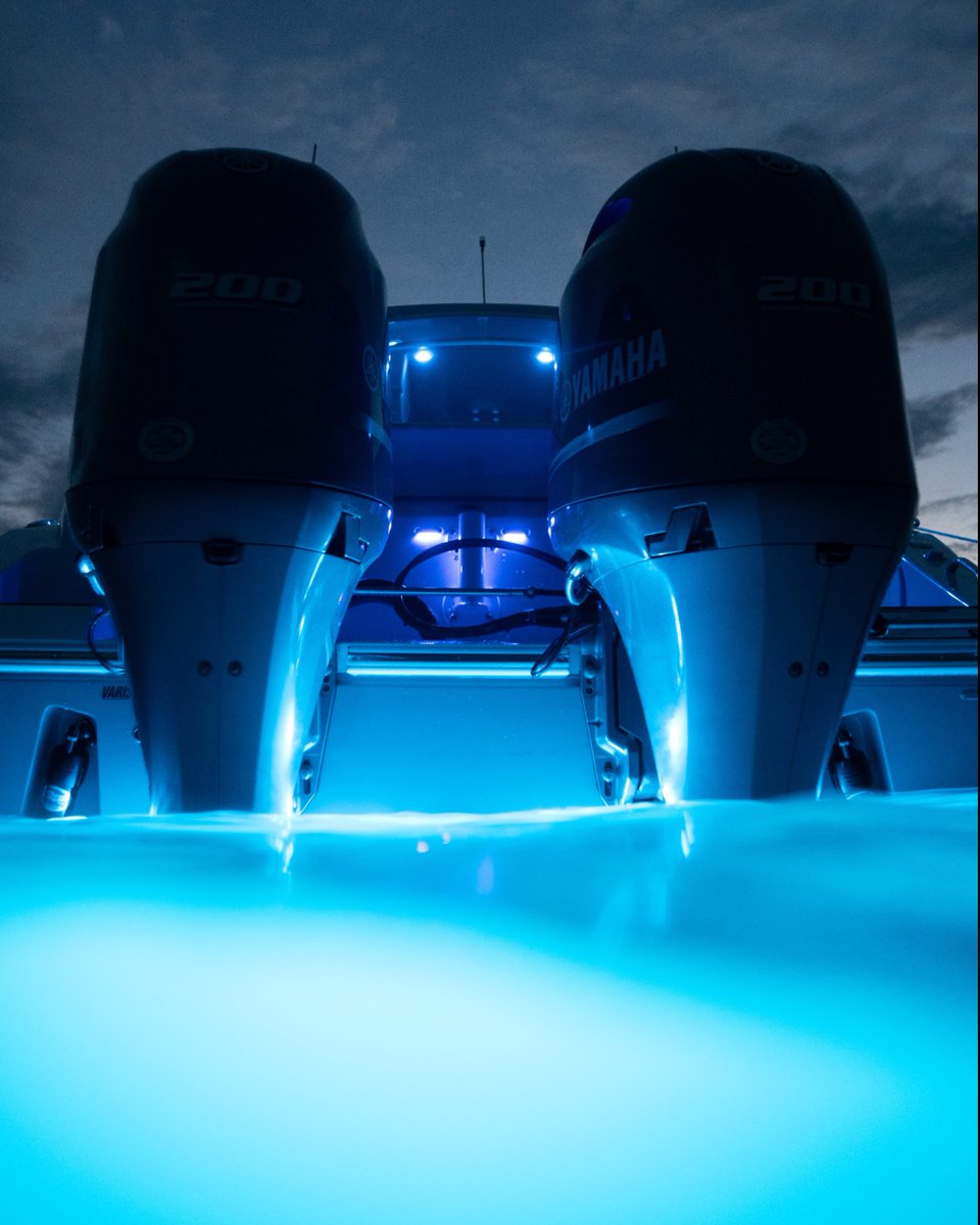 ShadowCasterLED's tweet photo. Weekend glow loading… 🌊🔵

Add these lights to your boat @ https://t.co/RfYVuZ5zph https://t.co/DIfMjGylVq