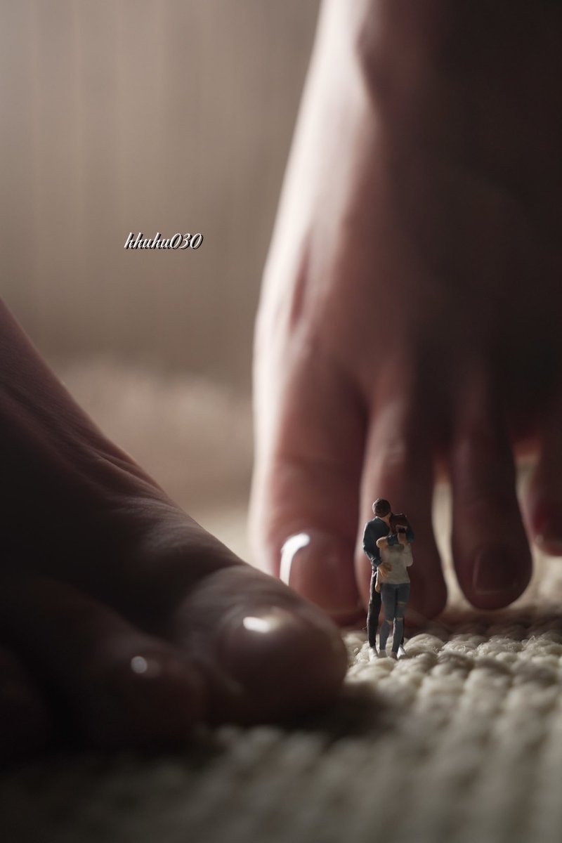 生命的最后一刻也要拥抱在一起？真是浪漫😏
#giantess #Sizetwitter #feet