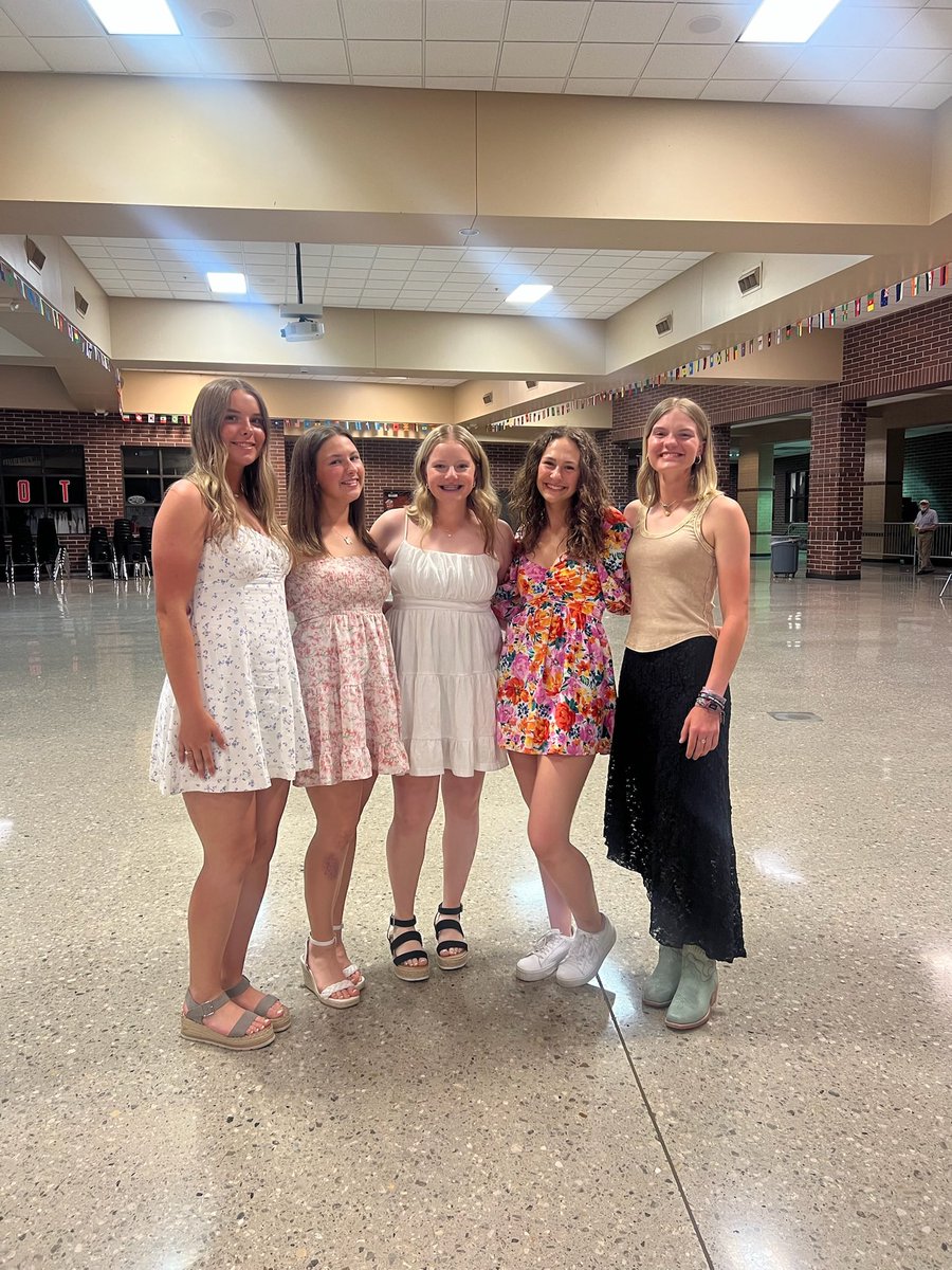 I am so grateful to have played with <a href="/BVWSoftball/">BVW Softball</a> this spring. I will miss all of our seniors! Thank you <a href="/coachmaasen/">Angela Maasen 🦕🦖🥎</a> and <a href="/tylerjdickerson/">Tyler Dickerson</a> for an amazing junior season!! I am looking forward to next spring for my senior season!