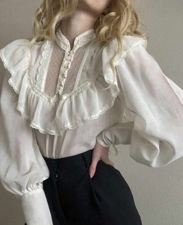 skullycloud's tweet image. how does pinterest see me? ʕ•ᴥ•ʔ

top
bottom
shoes 
bag