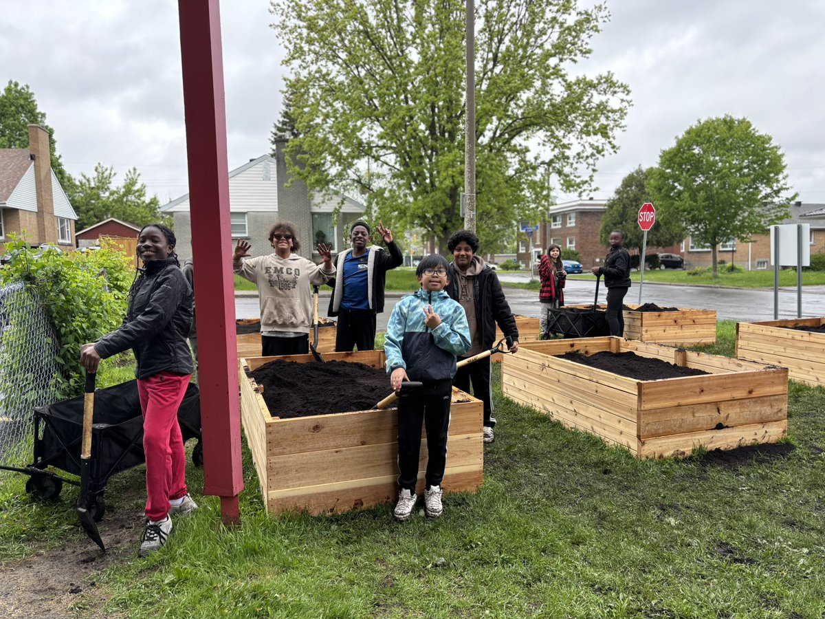 Some of our Grade 6s have been busy filling our new garden beds with fresh soil! Excited to see what we grow! #ocsbEco <a href="/StElizabethOCSB/">St. Elizabeth School</a> 🌍 🪴 🌺 🌼 🦅