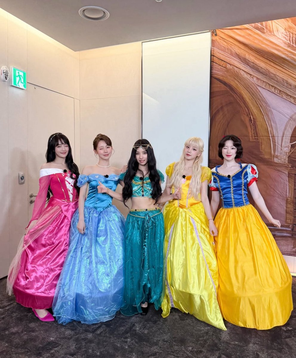 VILL4INDIES's tweet photo. disney princesses https://t.co/6ugQy8RFQW