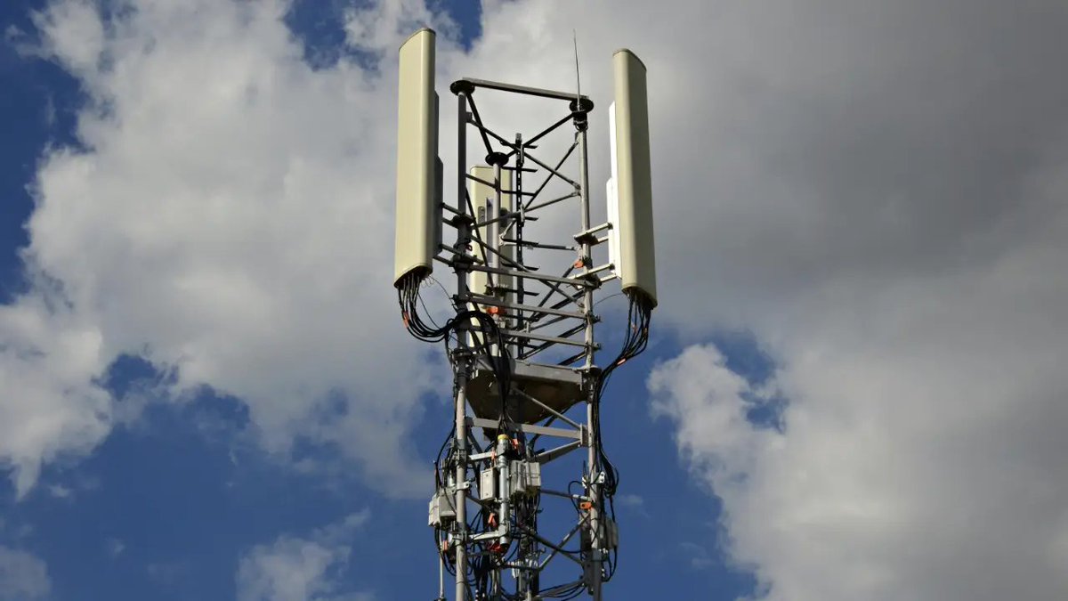 Pingvinpro's tweet photo. Чи шкодить #5G здоров’ю людини? 🧐
#Міфи про #рак, #COVID19 та чіпи в антенах 🚫
👉 Реальні дослідження
👉 Позиції #ВООЗ, #ICNIRP, #FCC
👉 Епігенетика та тепловий ефект
Натисніть, щоб дізнатися правду!
https://t.co/S6ctB9DytG
#5GHealth #5GMyths #Наука #здоровя https://t.co/G8NPDcfPiX