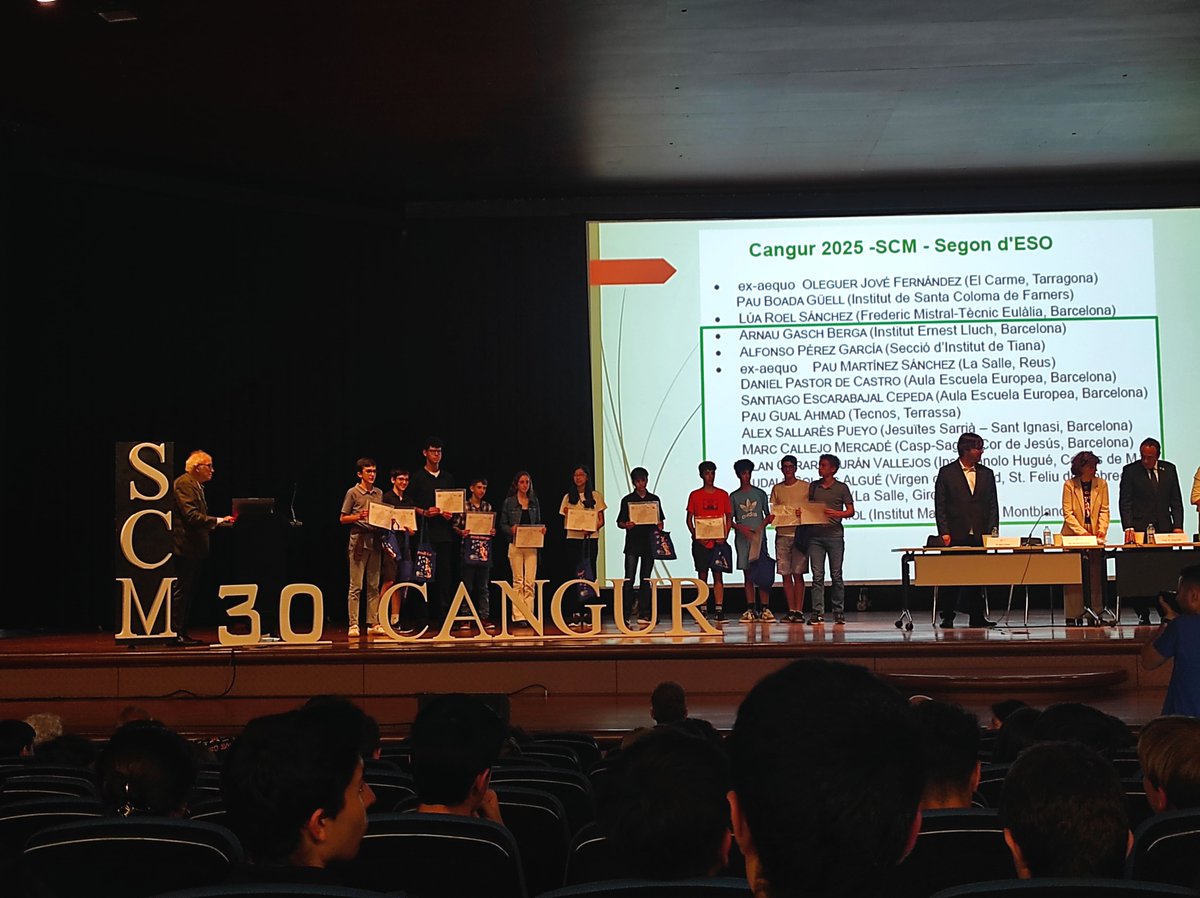 JesuitesEdu's tweet photo. 🦘🔢 Aquesta setmana, alumnes de #JELleida, #JECasp i #JESarrià, han participat en l'acte d'entrega dels Premis @CangurCAT 2025. Enhorabona a tots i a totes per aquest reconeixement matemàtic!
#Cangur2025 #Matemàtiques https://t.co/4sXTU1tnFJ