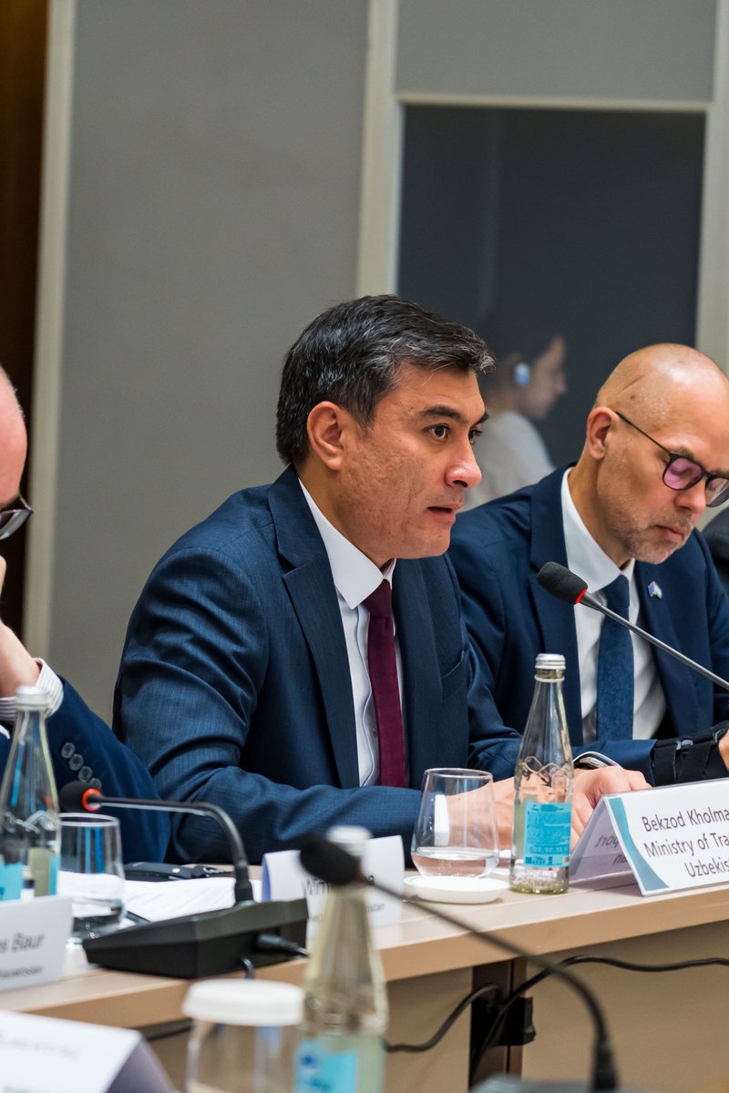 EU_Tashkent's tweet photo. 🚛🇺🇿Business leaders, int’l banks &amp; gov’t reps met in Tashkent to discuss boosting public-private cooperation on transport connectivity.
@PeterisUstubs of @EU_Partnerships highlighted EU’s strong support for Uzbekistan's role in the #TransCaspian Corridor.
https://t.co/XGMnojoVnu https://t.co/upRhoeC2ic