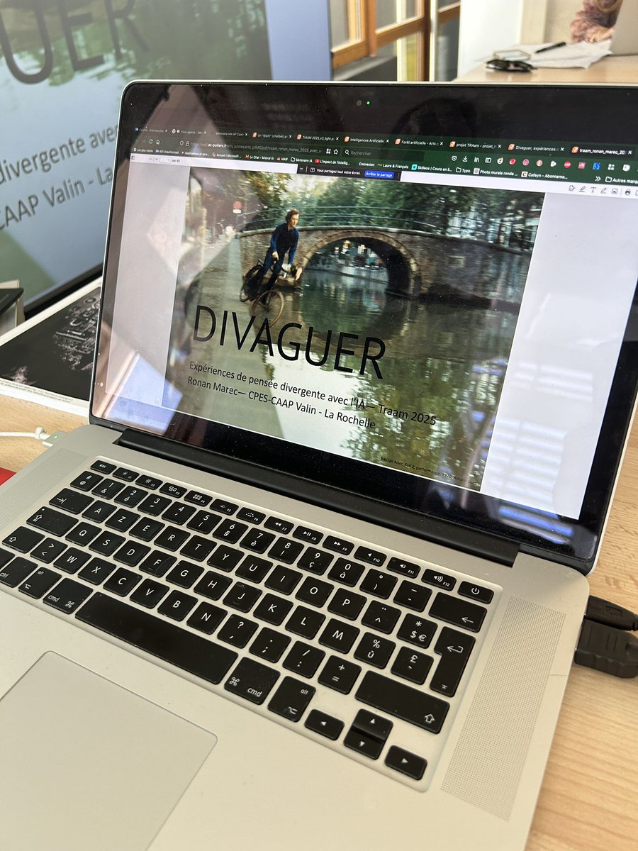 arts_edu_num's tweet photo. 📍Séminaire #IAN #ArtsPlastiques J2
#CommonLab #LaRochelle @UnivLaRochelle 

👁️ Présentation du master audiovisuel média numérique interactif  par Ronan Marec

✅ Parcours #Audiovisuel &amp; #Numérique 

👉https://t.co/UF9fNbXFwD https://t.co/LpdeYYc3uk
