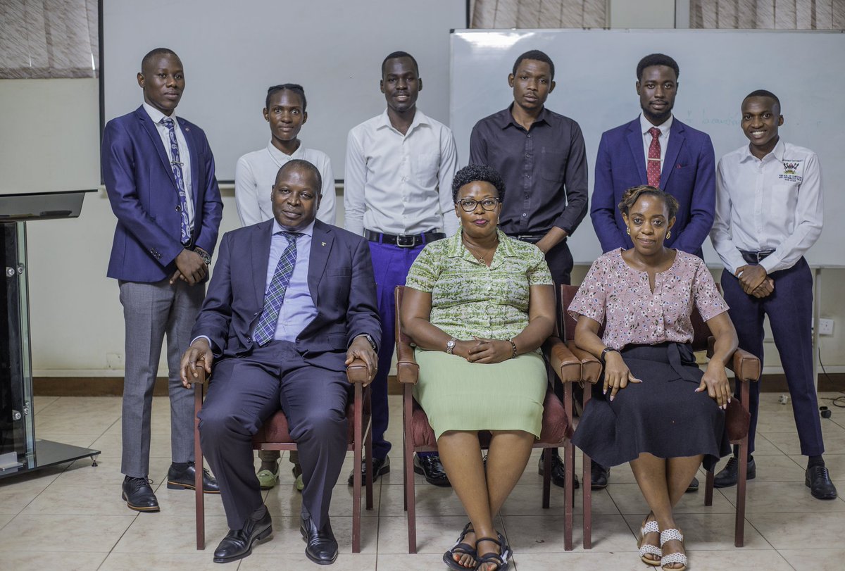 CgcMakCoCIS's tweet photo. Yesterday, the 90th CGC Cabinet, led by @MartinOteba15, officially handed over to the 91st Cabinet under the leadership of @CharityARINITW1. 
The College Principal Prof. Tonny J. Oyana, Dr. Margret Nangwovuma as well Dr. Ruth Amanda Birungi graced the ceremony. https://t.co/YJaSouDLgT