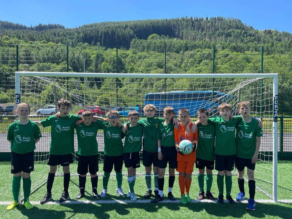 Penpych Community Primary School (@penpych) on Twitter photo Da iawn! to all the pupils that received a certificate for their hard work this week. A special mention to the pupils that represented the school at the Cluster football festival yesterday on Treherbert 3G. Hope you all have a lovely Whitsun holiday.👩🎓👨🏼🎓👏👏<a href="/RCTCouncil/">RCT Council</a> <a href="/SportRCT/">Chwaraeon RhCT | Sport RCT</a> Da iawn! to all the pupils that received a certificate for their hard work this week. A special mention to the pupils that represented the school at the Cluster football festival yesterday on Treherbert 3G. Hope you all have a lovely Whitsun holiday.👩🎓👨🏼🎓👏👏<a href="/RCTCouncil/">RCT Council</a> <a href="/SportRCT/">Chwaraeon RhCT | Sport RCT</a>